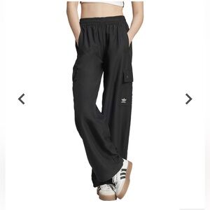 Adidas Originals Women's Essentials Woven Cargo Pants Black XS XSmall Brand New